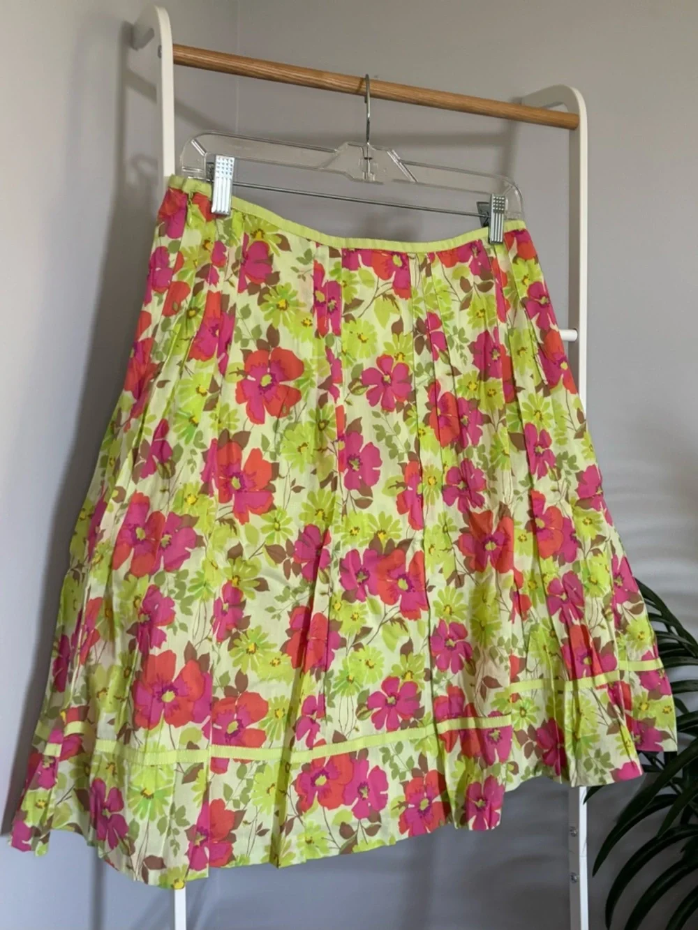 Liz Claiborne Bright Floral Circle Skirt in Lime & Pink - Picture 8 of 16